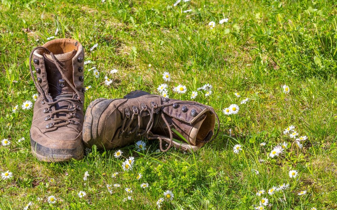Durable Hiking Footwear: How to choose the right hiking shoes for you!