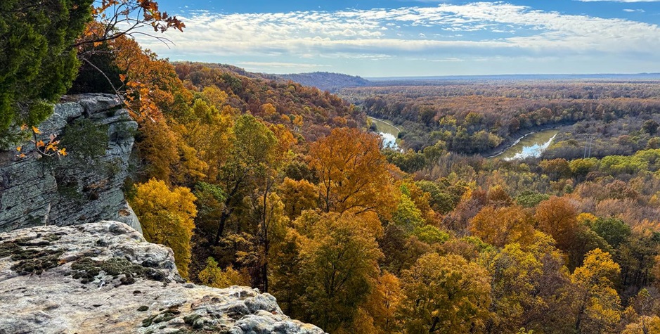 10 Hikes to See Scenic Overlooks in Southern Illinois