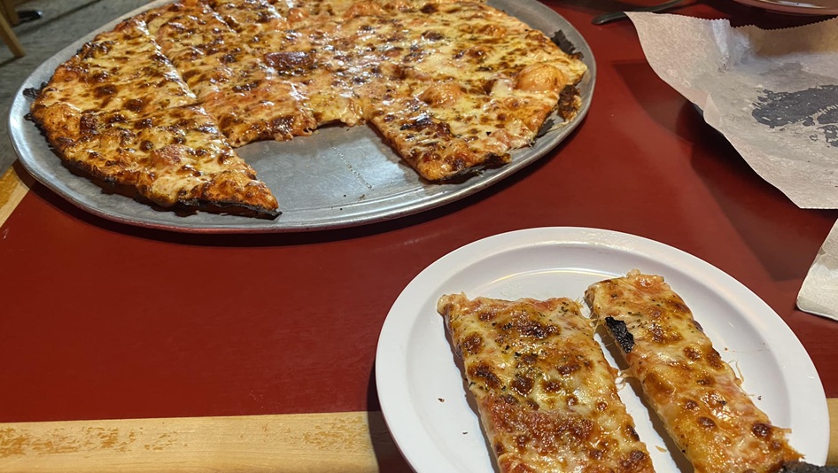 10 Great Restaurants in Southern Illinois to Get Christmas Gift Cards At