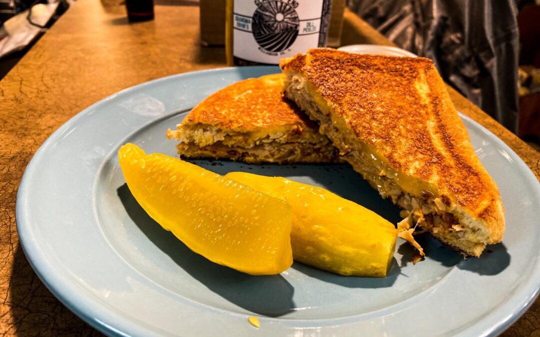 10 Local Southern Illinois Gift Shops to Get Holiday Gifts from This Year